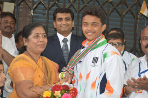 KWF TEAM OF ATHELETES WITH PROMINENT POLITICAL PERSONALITIES OF INDIA